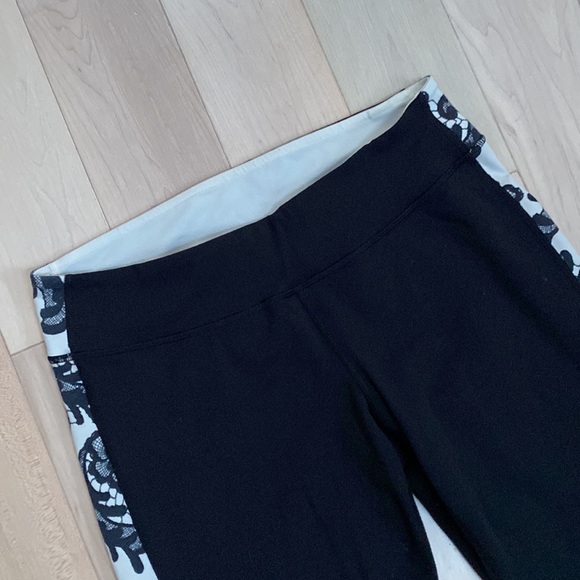 Lululemon black white floral lace print side pants mid-low rise leggings - Picture 5 of 11